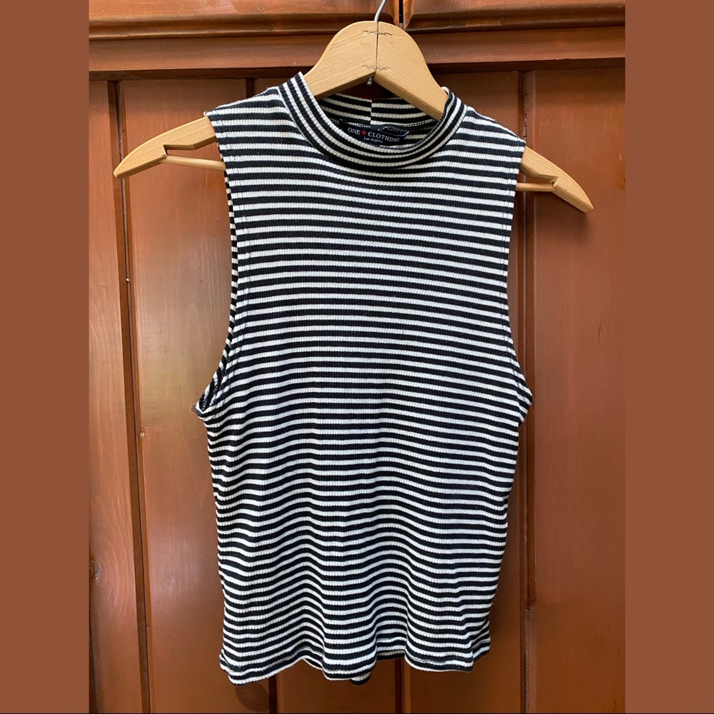 High neck, striped, crop top